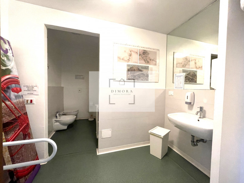 PADOVA ARCELLA SAN CARLO RIF.UD9: In una palazzina del 1999, già sede di altre attività professio...