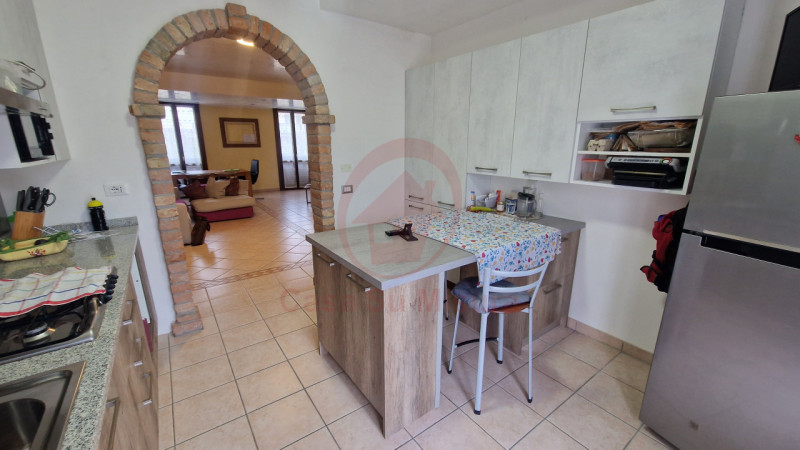 PORZIONE DI CASA A SCHIERA A RESCHIGLIANO DEL 2004 - https://images.gestionaleimmobiliare.it/foto/annunci/241125/4271637/800x800/005__20241125_095015_wmk_0.jpg 