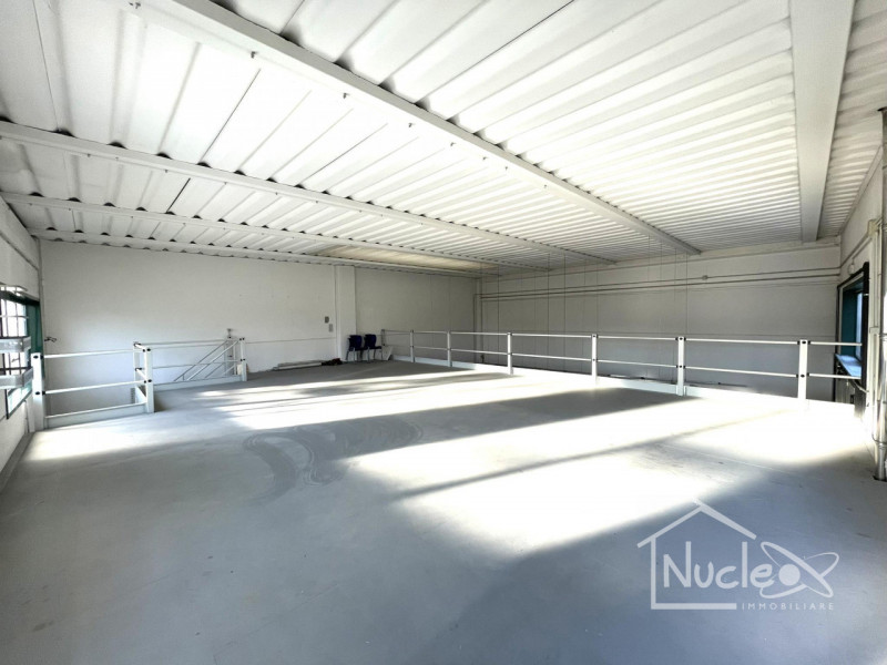 BATTAGLIA TERME: proponiamo in vendita in zona industriale di Battaglia Terme un fabbricato di re...