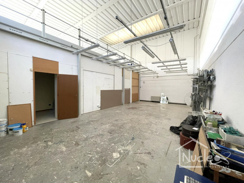 BATTAGLIA TERME: proponiamo in vendita in zona industriale di Battaglia Terme un fabbricato di re...