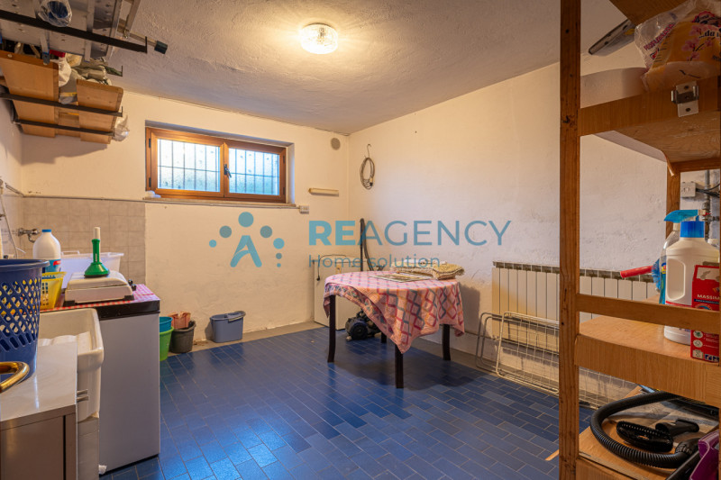 Nogarole Vicentino -  proponiamo in vendita un'impeccabile villa singola su un lotto recintato di...