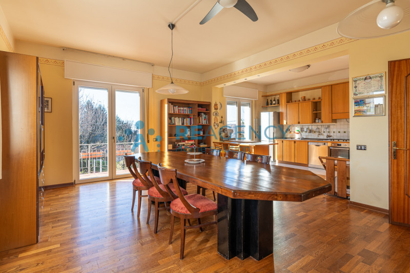 Nogarole Vicentino -  proponiamo in vendita un'impeccabile villa singola su un lotto recintato di...