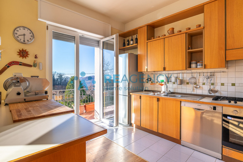 Nogarole Vicentino -  proponiamo in vendita un'impeccabile villa singola su un lotto recintato di...