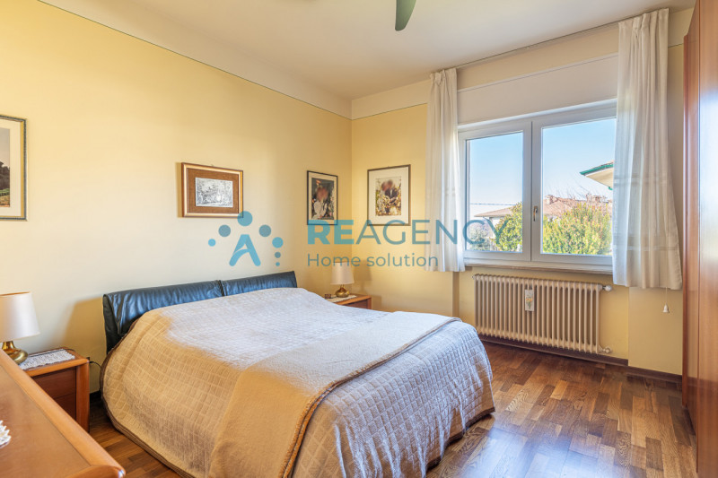 Nogarole Vicentino -  proponiamo in vendita un'impeccabile villa singola su un lotto recintato di...