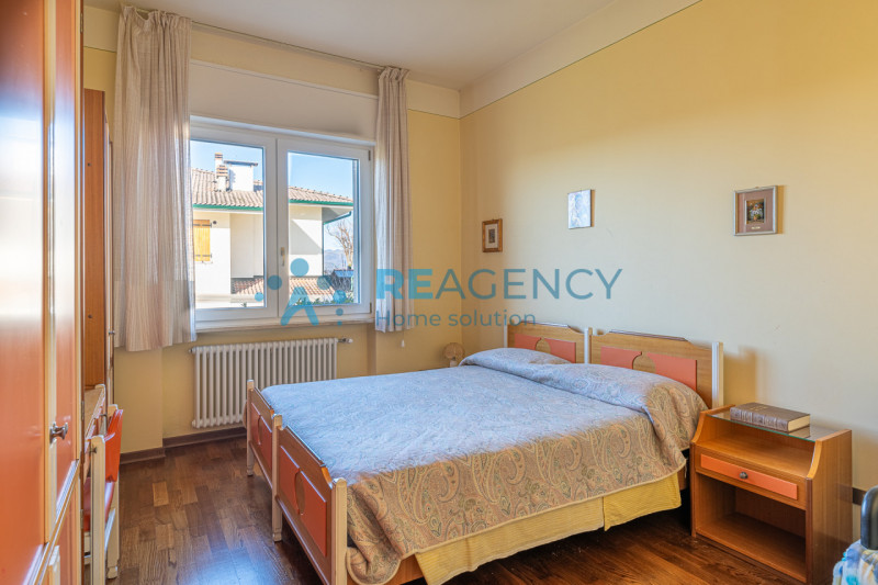 Nogarole Vicentino -  proponiamo in vendita un'impeccabile villa singola su un lotto recintato di...