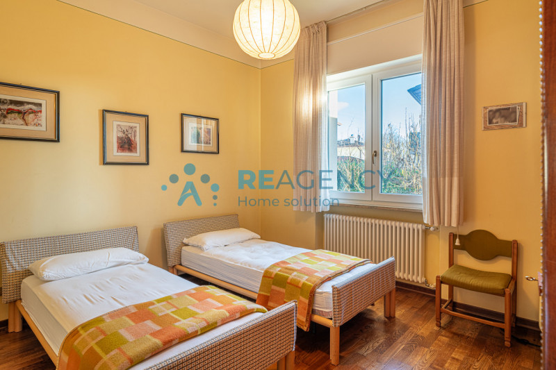 Nogarole Vicentino -  proponiamo in vendita un'impeccabile villa singola su un lotto recintato di...