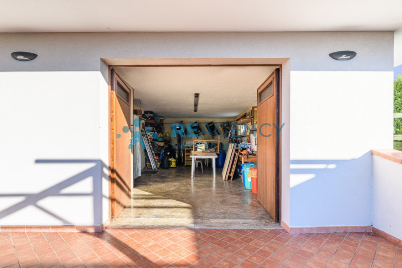 Nogarole Vicentino -  proponiamo in vendita un'impeccabile villa singola su un lotto recintato di...