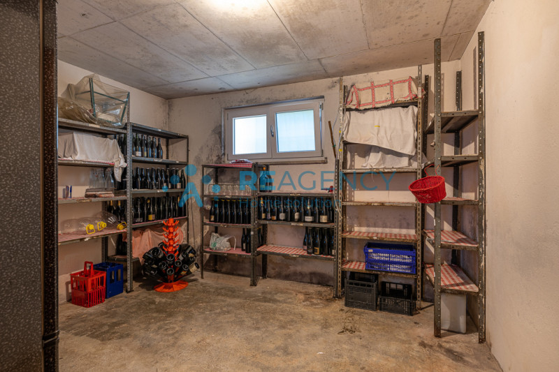 Nogarole Vicentino -  proponiamo in vendita un'impeccabile villa singola su un lotto recintato di...