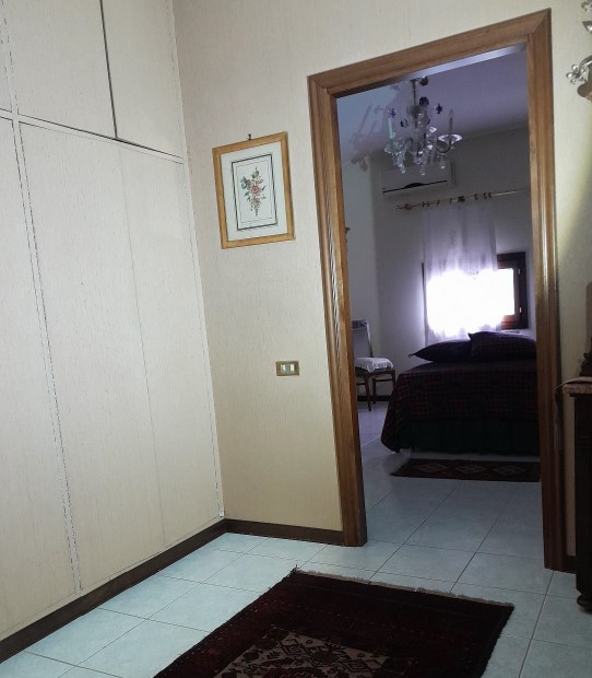 Rif. A.A.389-231

Vendita all'asta - villino a schiera su 3 piani in data 27 gennaio 2026

Descri...