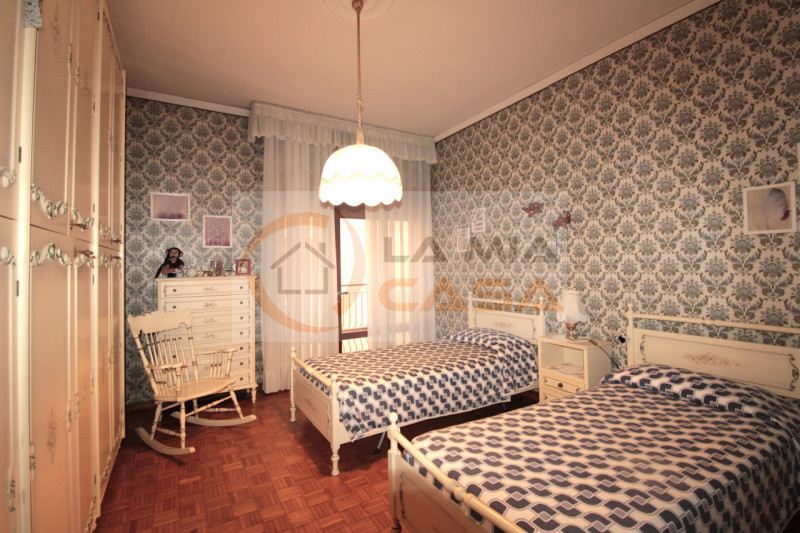 CHIOGGIA - CENTRO STORICO: Appartamento situato al terzo piano di una palazzina servita da ascens...