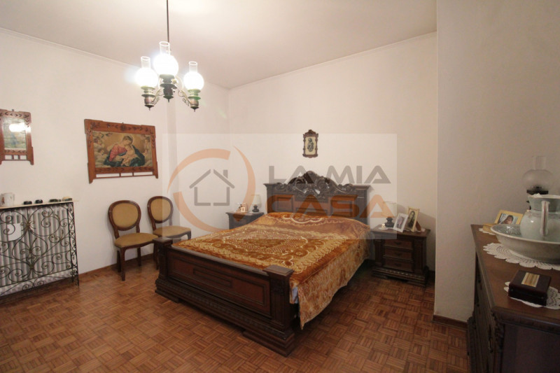 CHIOGGIA - CENTRO STORICO: Appartamento situato al terzo piano di una palazzina servita da ascens...