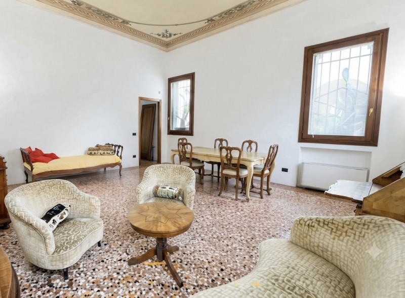 (Per INFO Cristina 3389226442) A Padova, in zona Guizza, proponiamo in affitto al piano terra un ...