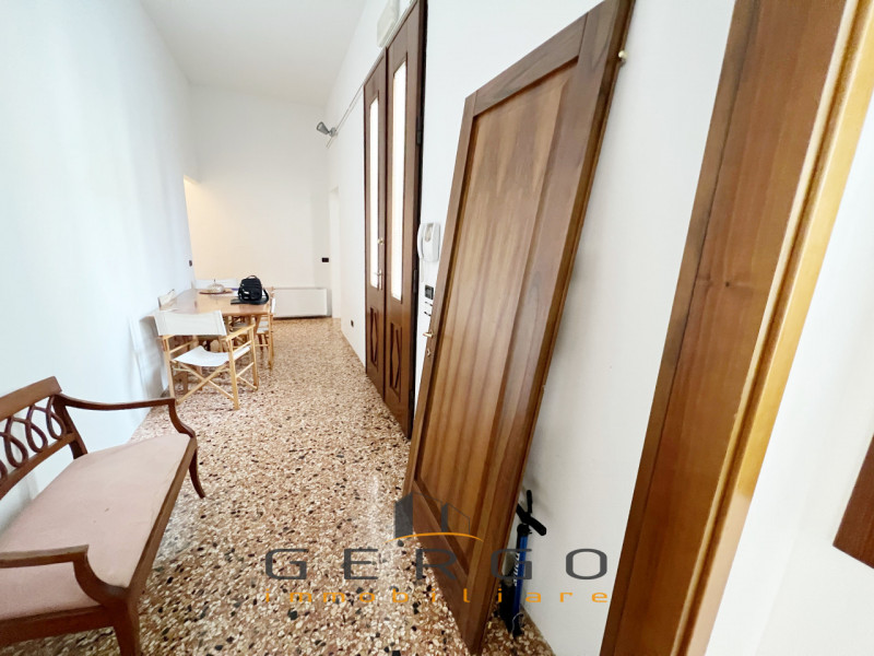 (Per INFO Cristina 3389226442) A Padova, in zona Guizza, proponiamo in affitto al piano terra un ...