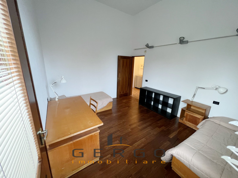 (Per INFO Cristina 3389226442) A Padova, in zona Guizza, proponiamo in affitto al piano terra un ...