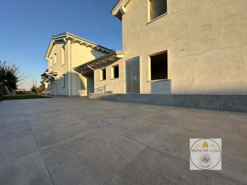 Riferimento immobile:FB103

Si propone nuova bifamiliare in fase di completamento collocata nella...