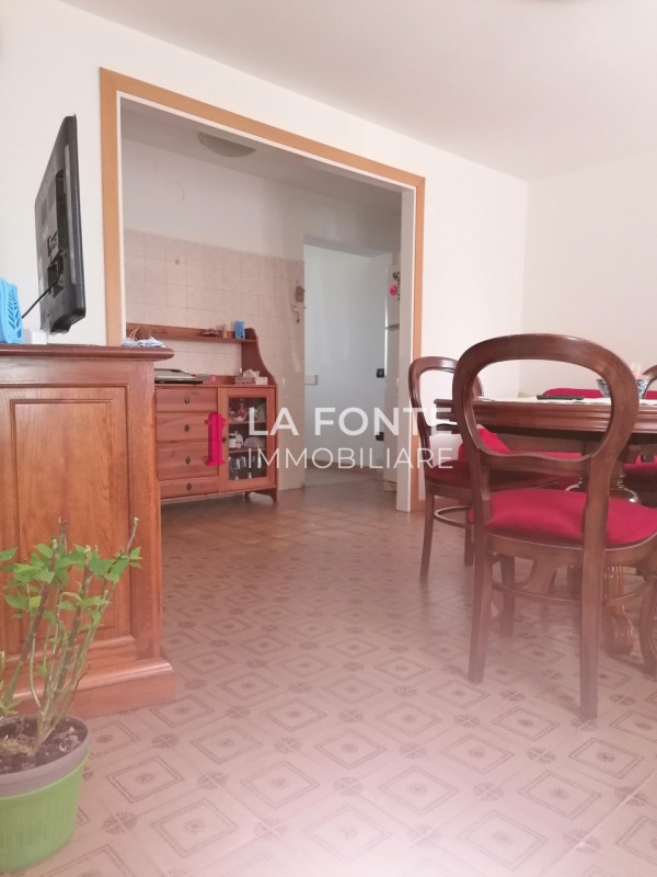 VIGONOVO affascinante PORZIONE DI RUSTICO per chi cerca serenità e comfort. Con i suoi generosi 2...