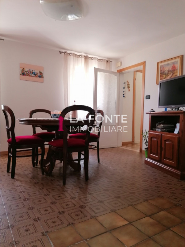 VIGONOVO affascinante PORZIONE DI RUSTICO per chi cerca serenità e comfort. Con i suoi generosi 2...