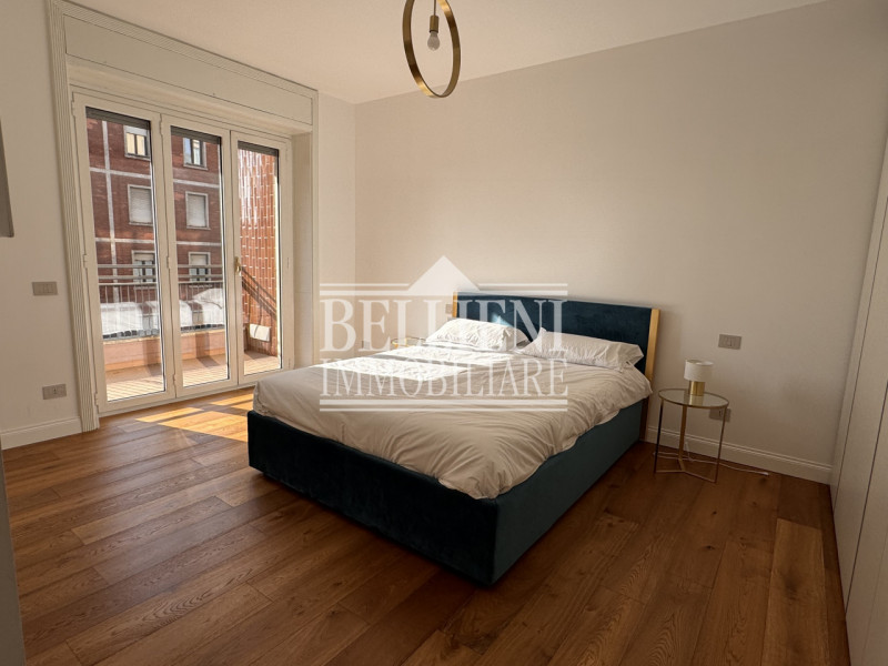 MILANO PORTA VENEZIA - Proponiamo in vendita luminoso e moderno tricamere che rappresenta il conn...