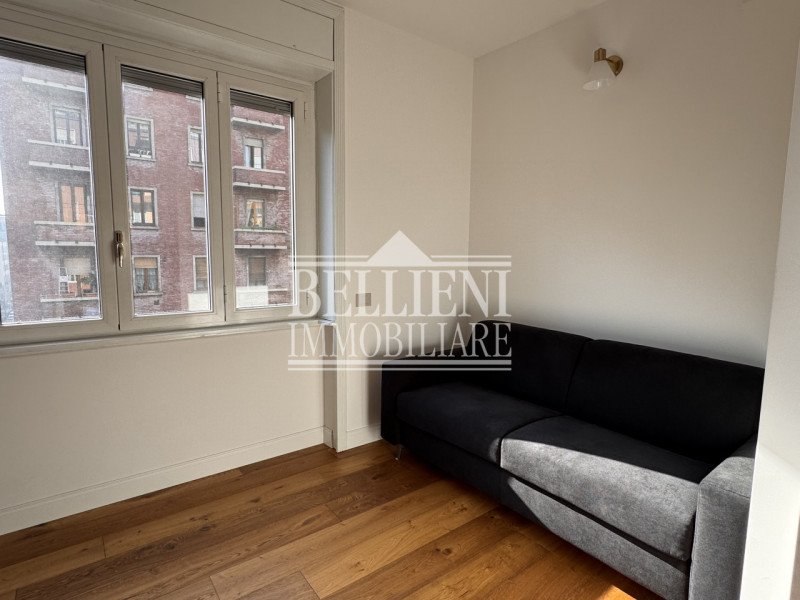 MILANO PORTA VENEZIA - Proponiamo in vendita luminoso e moderno tricamere che rappresenta il conn...