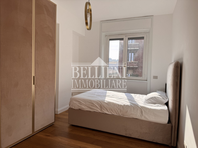 MILANO PORTA VENEZIA - Proponiamo in vendita luminoso e moderno tricamere che rappresenta il conn...