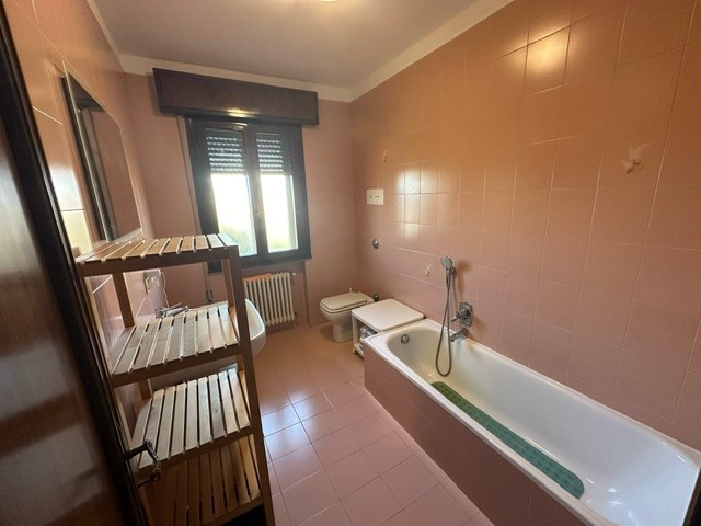 VIGODARZERE: Classe Energetica F - EPgl,nren 275,76 Kwh/mq. anno.
Proponiamo multiproprietà su lo...