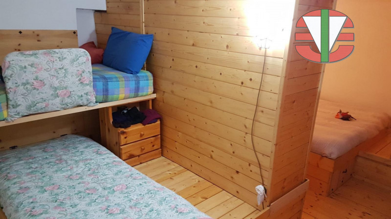 Situato nel centro del comune di Enego, a pochi passi da tutti i servizi e a soli 30 minuti dalla...