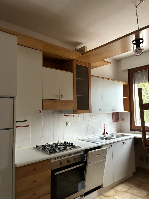 Scoprite questo affascinante appartamento trilocale situato nel cuore di Vittorio Veneto Loc. Vil...