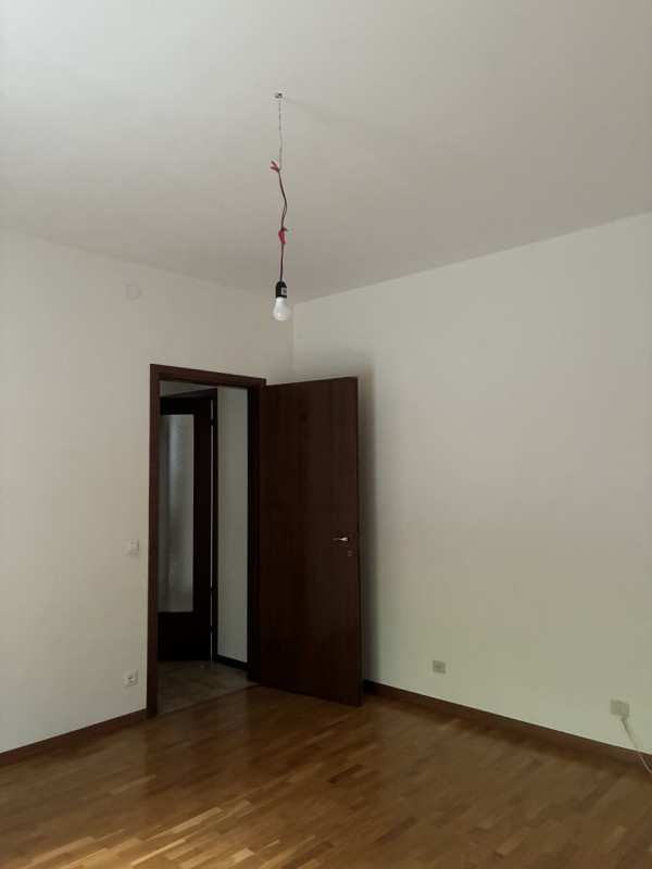 Scoprite questo affascinante appartamento trilocale situato nel cuore di Vittorio Veneto Loc. Vil...