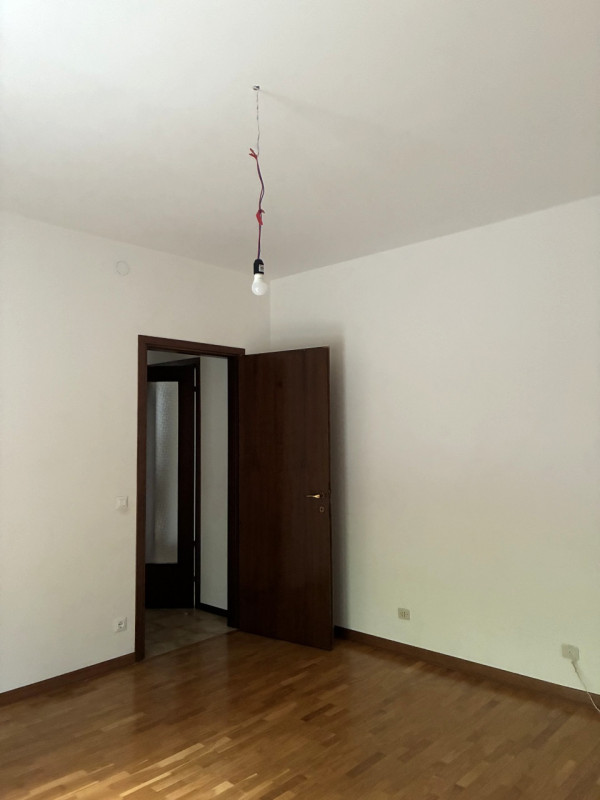 Scoprite questo affascinante appartamento trilocale situato nel cuore di Vittorio Veneto Loc. Vil...