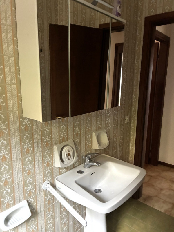 Scoprite questo affascinante appartamento trilocale situato nel cuore di Vittorio Veneto Loc. Vil...