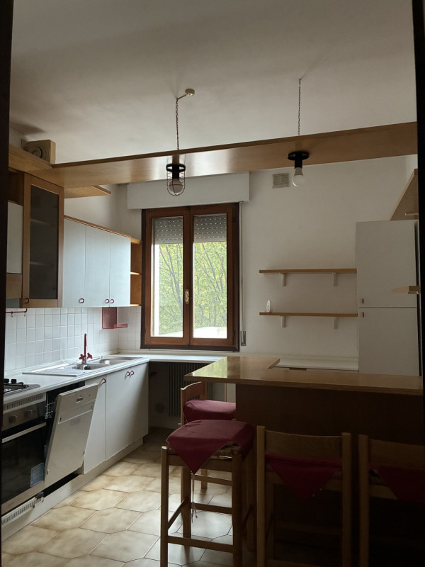 Scoprite questo affascinante appartamento trilocale situato nel cuore di Vittorio Veneto Loc. Vil...