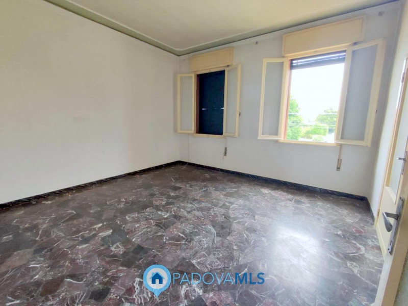 Immobile in esclusiva al Gruppo Padova MLS

Ti proponiamo un'accattivante porzione di bifamiliare...