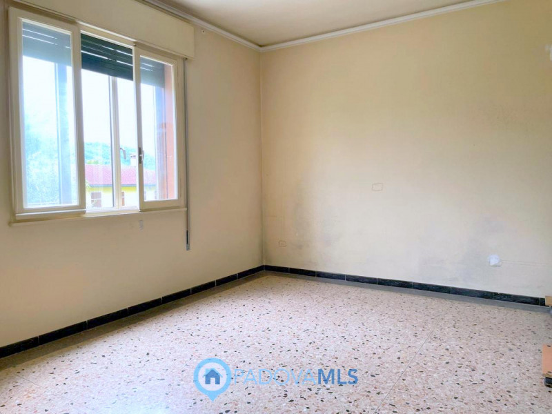 Immobile in esclusiva al Gruppo Padova MLS

Ti proponiamo un'accattivante porzione di bifamiliare...