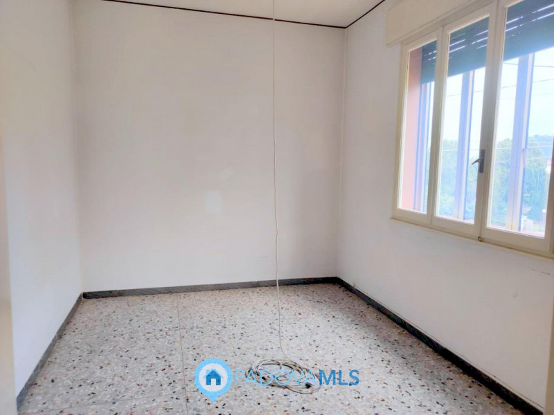 Immobile in esclusiva al Gruppo Padova MLS

Ti proponiamo un'accattivante porzione di bifamiliare...