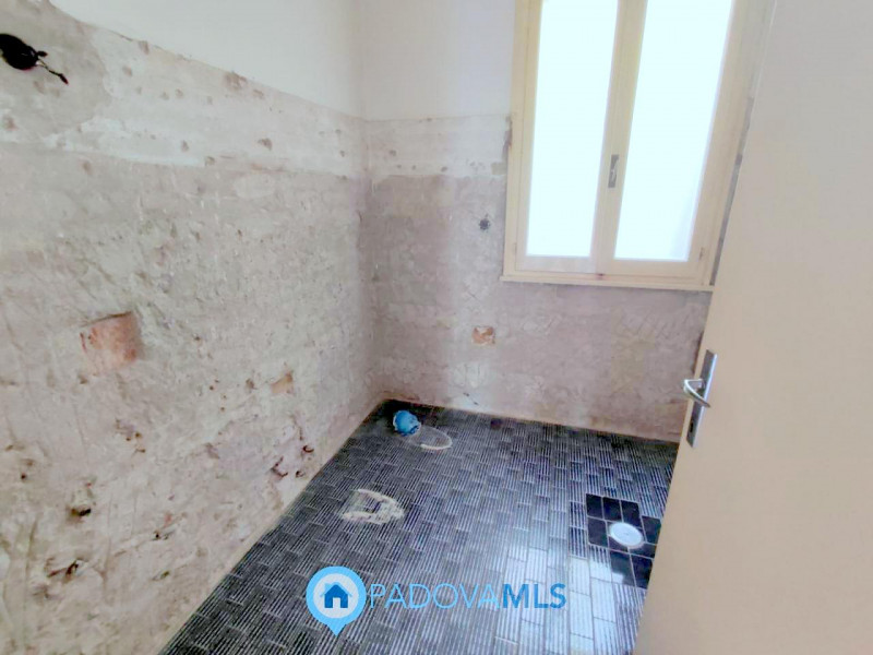 Immobile in esclusiva al Gruppo Padova MLS

Ti proponiamo un'accattivante porzione di bifamiliare...