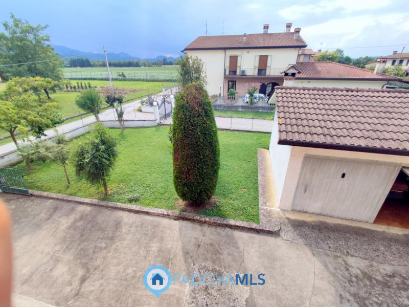 Immobile in esclusiva al Gruppo Padova MLS

Ti proponiamo un'accattivante porzione di bifamiliare...