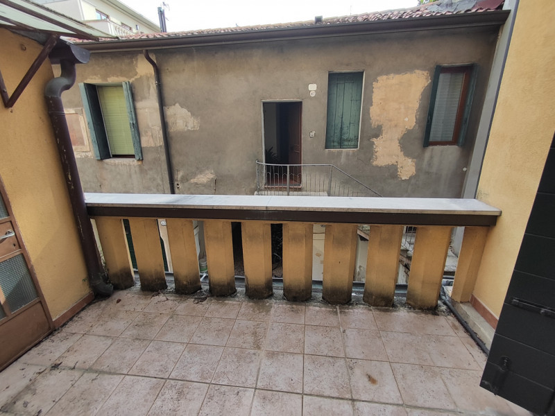 Padova centro storico via san Francesco 

Sognate di vivere in centro, scendere di casa e trovarv...