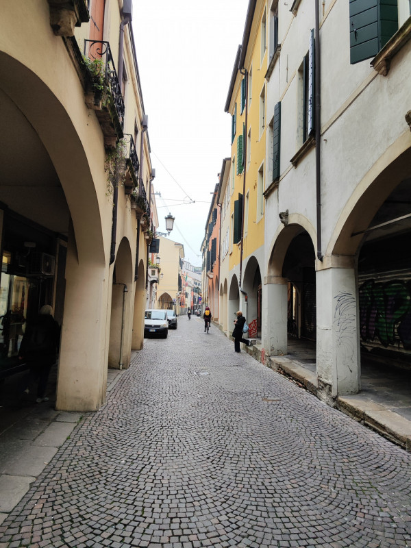 Padova centro storico via san Francesco 

Sognate di vivere in centro, scendere di casa e trovarv...