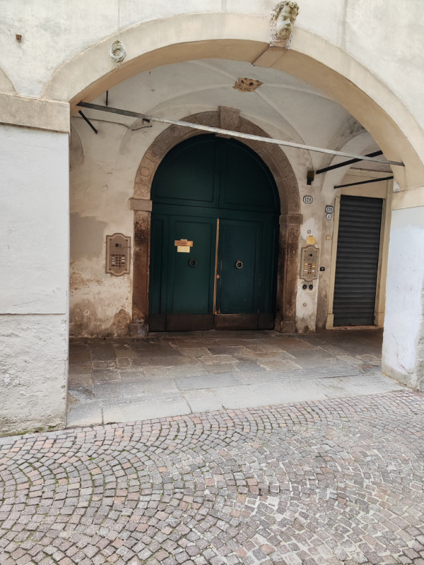 Sei alla ricerca di un appartamento in un contesto speciale nel cuore della città?

A due passi d...