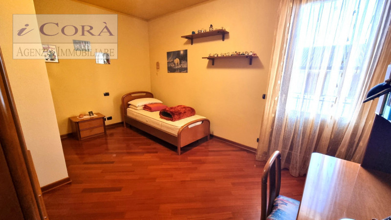 Feriole Selvazzano Dentro, Proponiamo casa singola con ampi spazi abitativi ideali per una famigl...