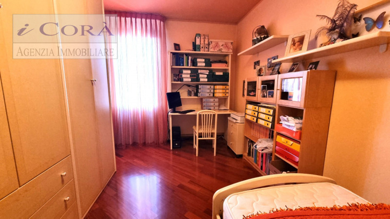 Feriole Selvazzano Dentro, Proponiamo casa singola con ampi spazi abitativi ideali per una famigl...