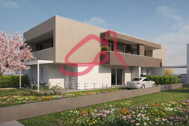 Limena (Centro): in zona centrale, porzione di bifamiliare.
Piano Terra: ingresso, ampio soggiorn...