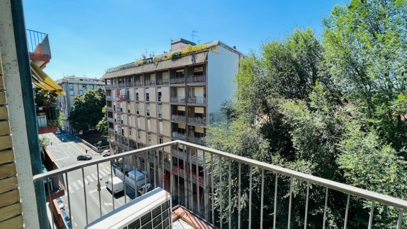 INVESTIMENTO: APPARTAMENTO 273 mq CANTINA e GARAGE Corso Milano, Padova - https://images.gestionaleimmobiliare.it/foto/annunci/241203/4276005/800x800/026__022__img_5614_wmk_0.jpg 
