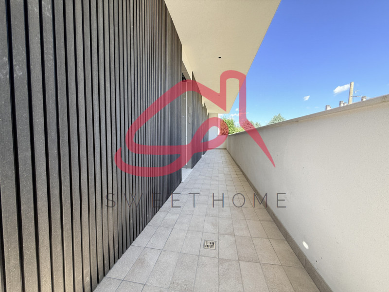 Limena (Centro): in zona centrale, casa singola.
Piano Terra: ingresso, ampio soggiorno con angol...