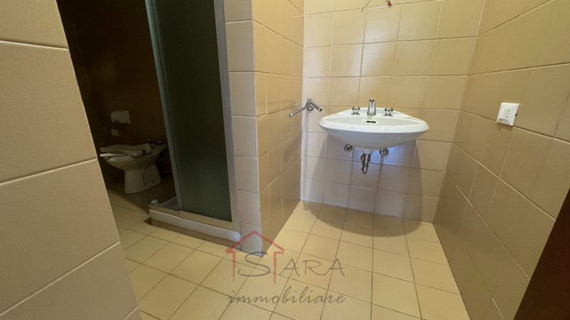 PADOVA - LARGO EUROPA
APPARTAMENTO 200 MQ PER INVESTIMENTO - GIA' LOCATO A STUDENTI CON CONTRATTO...