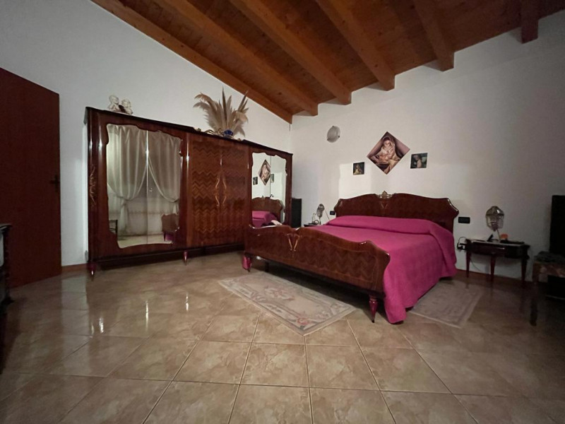 Stanco del caos cittadino? È il momento di riscoprire il valore del tempo e la bellezza di una vi...