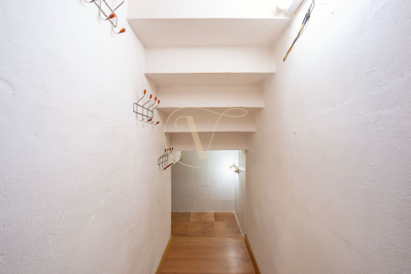 Se desideri avere una zona giorno di 50mq, questo immobile è perfetto per te.

La casa gode di tr...