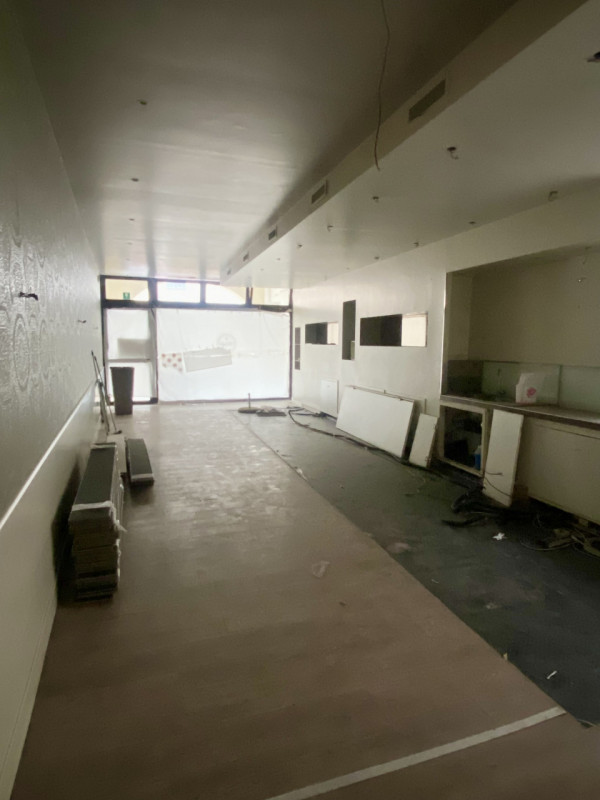 All'interno della antiche mura cittadine proponiamo in locazione un locale commerciale di 90 mq.
...