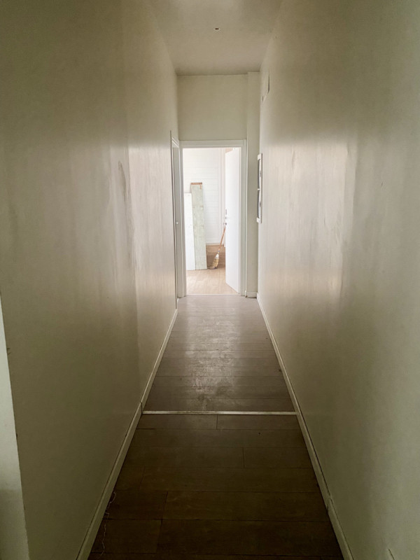 All'interno della antiche mura cittadine proponiamo in locazione un locale commerciale di 90 mq.
...
