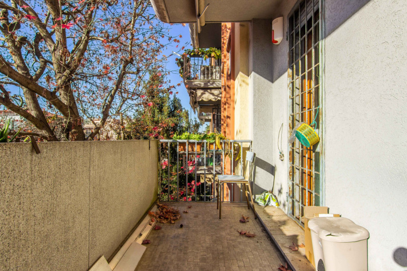 In via Nazareth, proponiamo appartamento unico nel suo genere, inserito in contesto verdeggiante ...